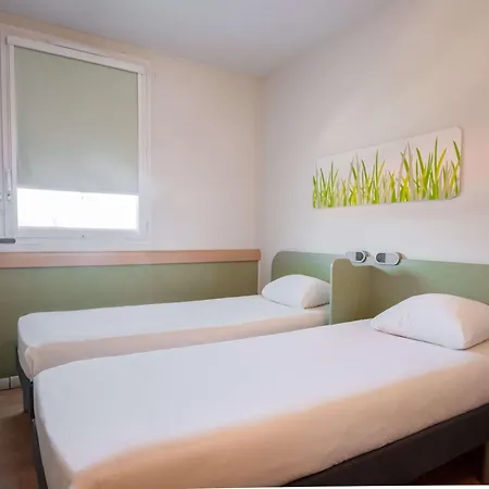 Ibis Budget Les Chaumes Hotel 2*