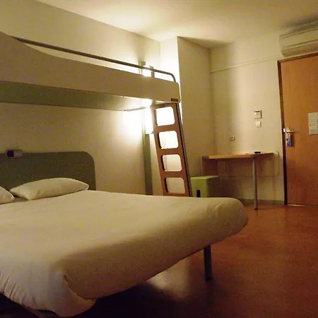 Hotel Ibis Budget Les Chaumes 2*