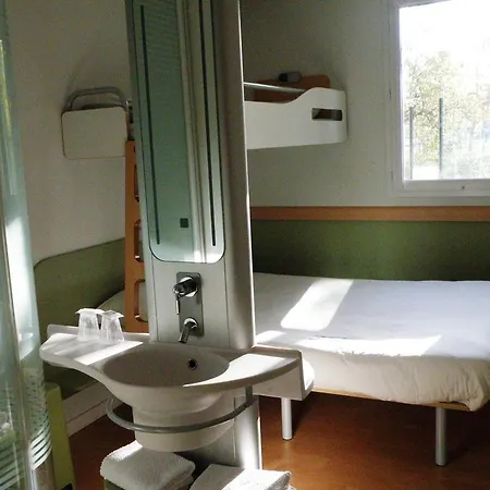 Hotel Ibis Budget Les Chaumes Montauban