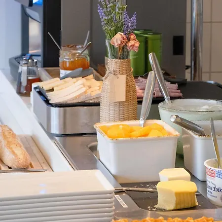 Ibis Budget Les Chaumes 2* מונטובן