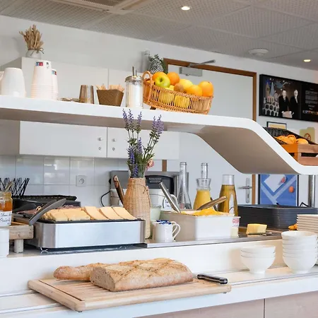 Ibis Budget Les Chaumes מלון 2*