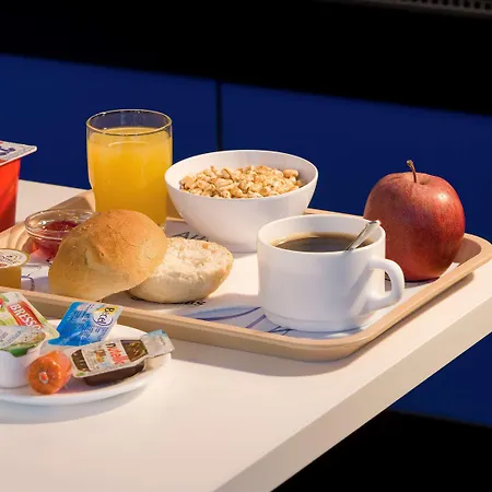 Ibis Budget Les Chaumes מלון מונטובן