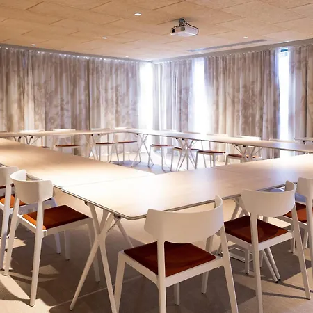 Ibis Budget Les Chaumes 호텔 2*