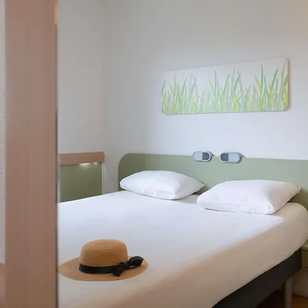 Ibis Budget Les Chaumes 호텔 몽토방