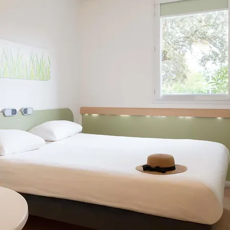 Ibis Budget Les Chaumes 호텔 몽토방
