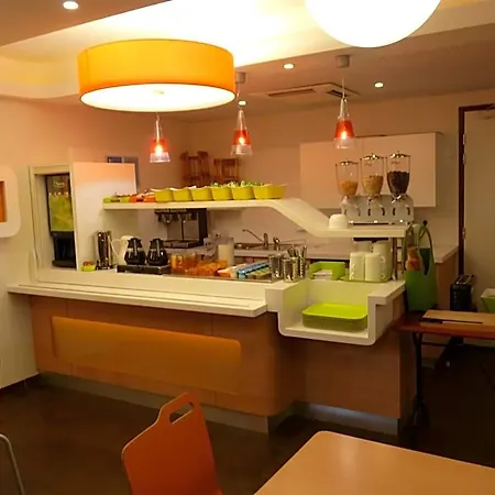 Ibis Budget Les Chaumes Otel