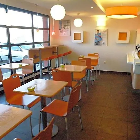 Ibis Budget Les Chaumes 2* Montauban