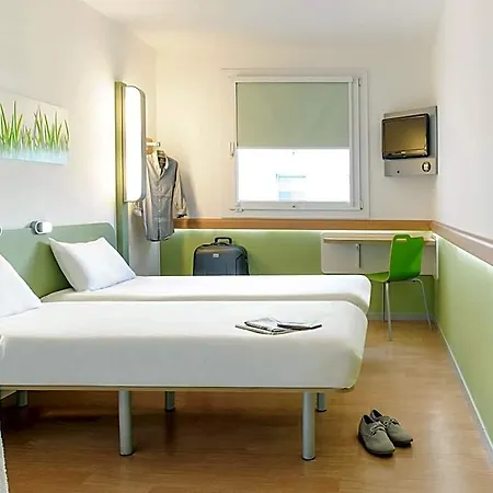 Ibis Budget Les Chaumes Otel 2*