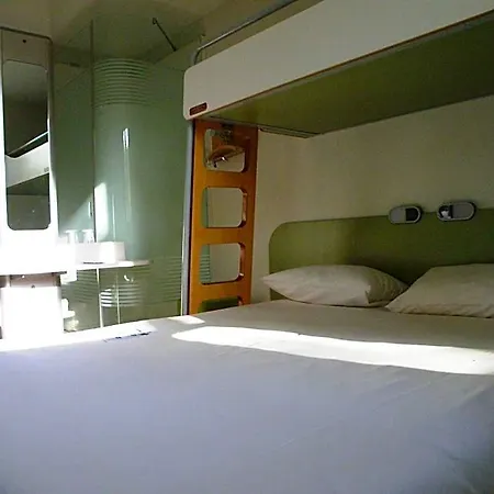 Ibis Budget Les Chaumes ホテル 2*