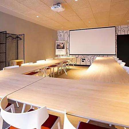 Ibis Budget Les Chaumes 2* モントーバン