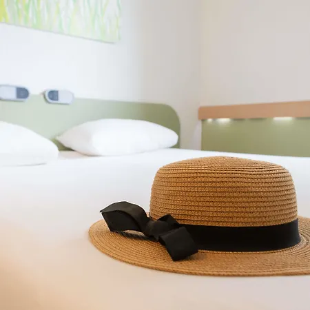 Ibis Budget Les Chaumes Hotell 2*