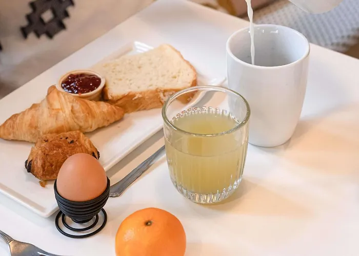 Отель Ibis Budget Les Chaumes 2*