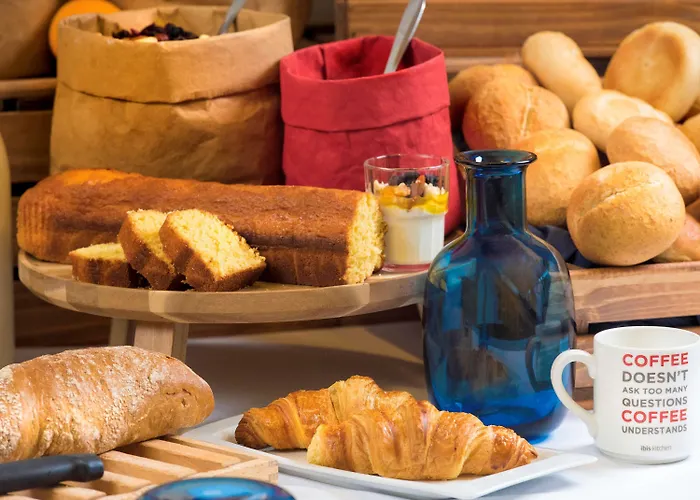 Ibis Budget Les Chaumes Отель